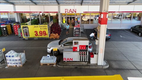 Der Eingang zur Tankstelle in Stuttgart-Wangen.