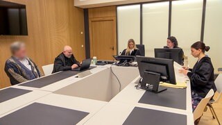 In Baden-Württemberg gibt es mehr Richterinnen als Richter. Eine davon ist Catrin Waldhier, die am Amtsgericht Heilbronn urteilt.