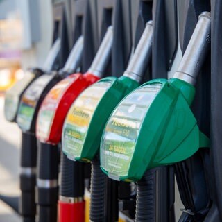 Zapfsäule einer Shell-Tankstelle