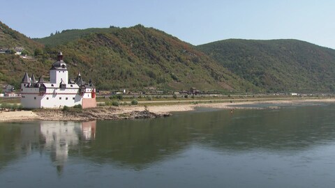 Der Rheinpegel bei Kaub hat sein Rekordtief mit 24 Zentimetern erreicht.