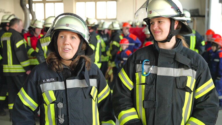 Frauen bei der Feuerwehr