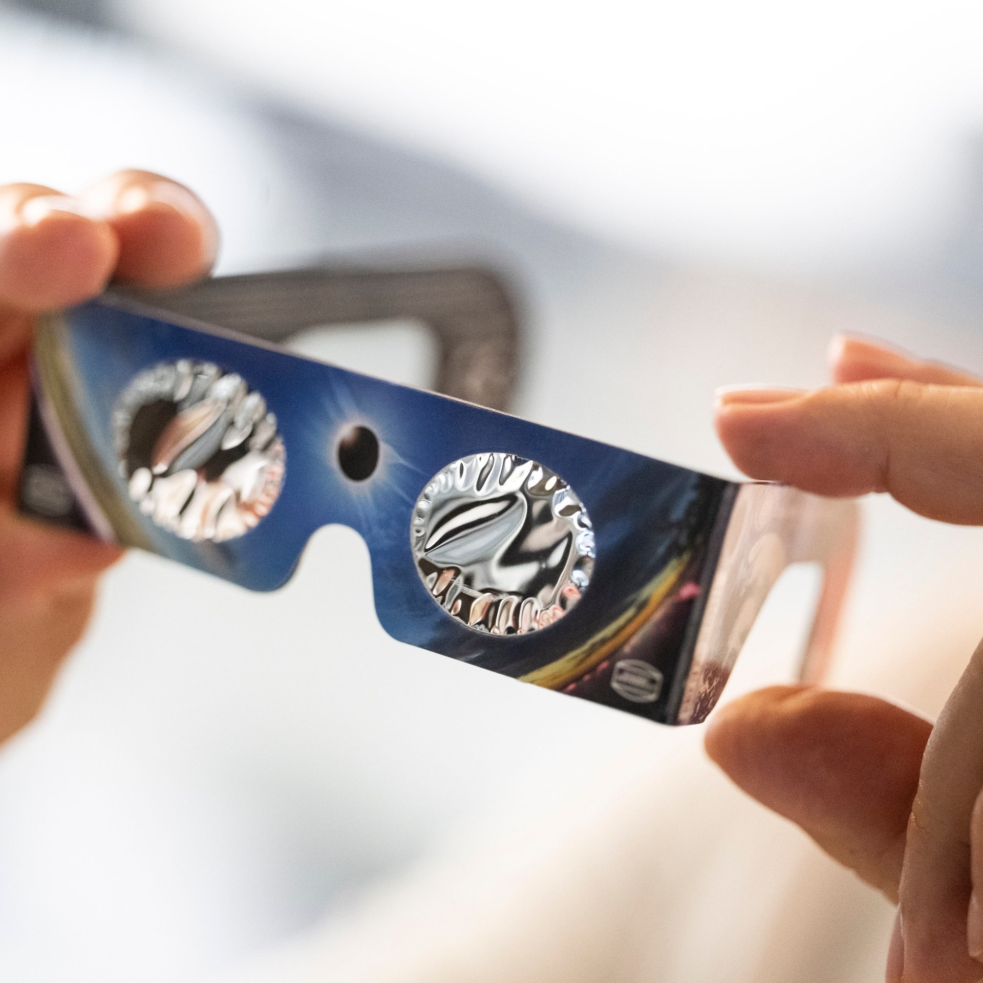 Von heißer Ware zum Staubfänger – wohin mit der Sonnenfinsternis-Schutzbrille?