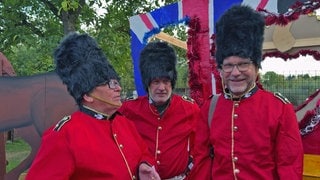 Drei "Beefeater" bei der Rimschweiler Kerb