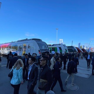Ein Stuttgarter S-Bahn-Zug neben anderen Fahrzeugen aus aller Welt auf der Internationalen Bahnmesse InnoTrans in Berlin.