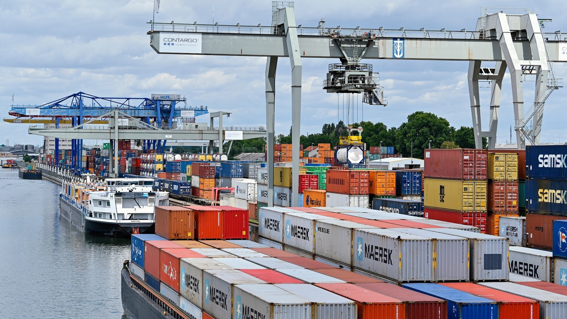 Wirtschaft zeigt leichte Belebung – Handel bleibt Sorgenkind