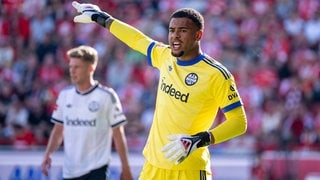 Eintracht-Keeper Noah Atubolu