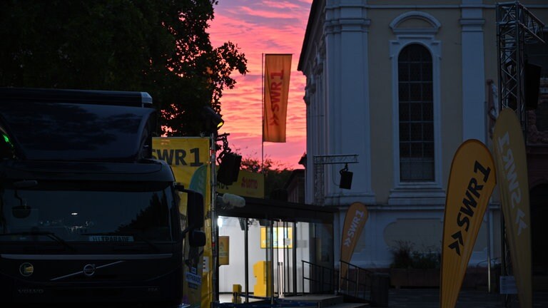 Guten Morgen, Frankenthal. Mit einem wunderschönen Sonnenaufgang starten wir in den zweiten Tag der SWR1 Hitparade.