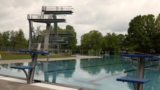 Das Trierer Südbad musste wegen eine Stromausfalls evakuiert werden. 3500 Menschen mussten das Freibad am heißesten Tag des Jahres verlassen.