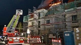 Am Mittwoch musste die Feuerwehr Gerlingen ausrücken, um den Brand im Dachstuhl eines Rohbaus zu löschen.