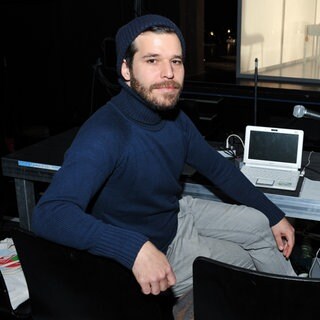 Regisseur Emre Akal im Theater Hoch X