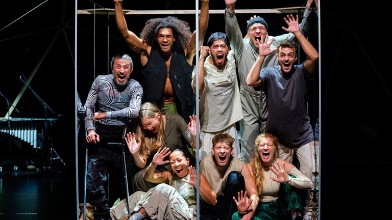Urbanatix: Das Atoll Festival für modernen Zirkus feiert sein 10-jähriges Jubiläum in Karlstuhe.
