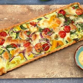 Gemüse-Tarte mit Estragon-Mayonnaise