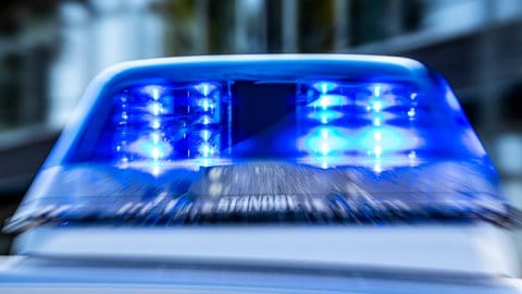 Blaulicht auf einem Polizeiwagen (Symbolbild).