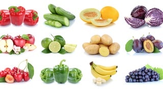 Verschiedene Obst- und Gemüsesorten, farblich sortiert: Wir haben schon im Kindesalter relativ schnell gelernt, intuitiv Obst und Gemüse zu unterscheiden – und trotzdem wissen viele nicht, was genau der Unterschied ist.