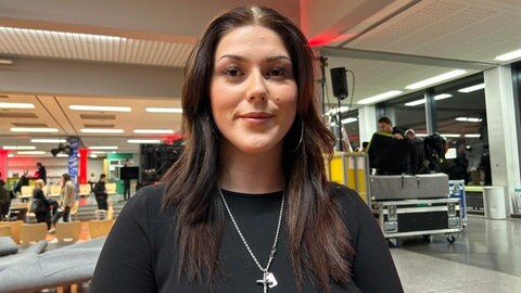 Juliana Sudau nach der Aufnahme der "Zur Sache! Baden-Württemberg" Sondersendung im Otto-Hahn-Gymnasium