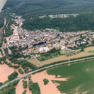 Wasser aus Kyll in Ehrang kommt gefährlich hoch
