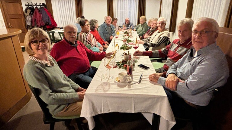 Ein Treffen des Vereins Miteinander - Füreinander Kleinsteinhausen: Auch hier war der SWR vor Ort und hat die Menschen in der Südwestpfalz befragt, welche Themen sie bewegen.