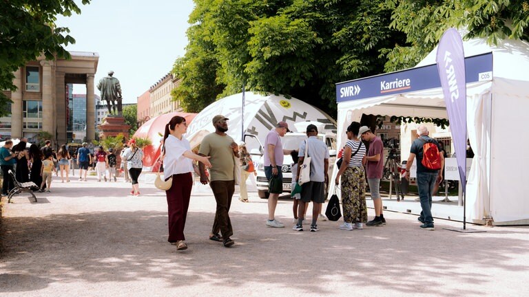 Impressionen von der Festivalmeile beim SWR Sommerfestival 2026