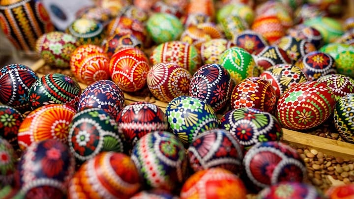 Warum wir an Ostern Eier suchen und Fisch essen