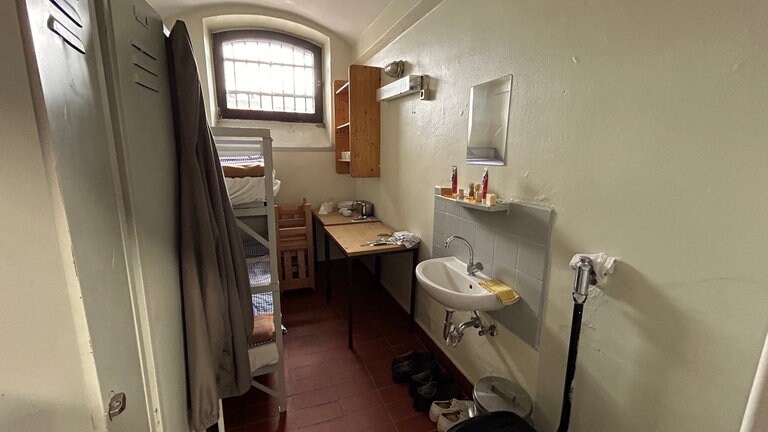 Die JVA Wittlich ist eines der größten Gefängnisse in Deutschland. Jetzt wird der Altbau der JVA saniert. 