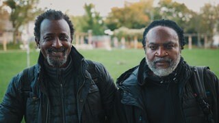 Nelson Momoh und Ababacar Kebe vom Verein "CaPoA"