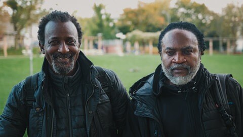 Nelson Momoh und Ababacar Kebe vom Verein "CaPoA"