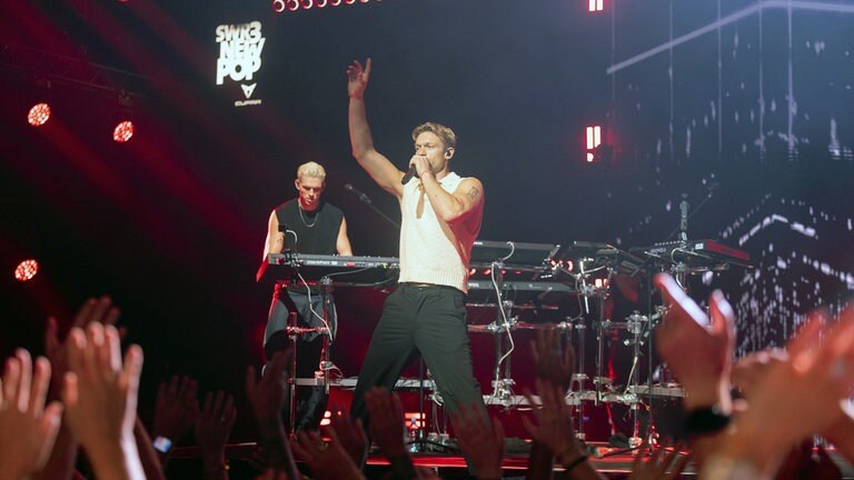 Fast Boy - Zweimal pure Energie. Die zwei Brüder Lucas und Felix begeisterten bei ihrem Konzert im Festspielhaus beim „SWR3 New Pop Festival“ 2025.