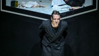 Jens Harzer am Berliner Ensemble in De Profundis