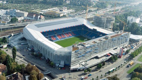 Das St. Jakob-Stadion in Basel  - hier finden das Eröffnungs- und Endspiel der Frauen-EM 2025 statt. 