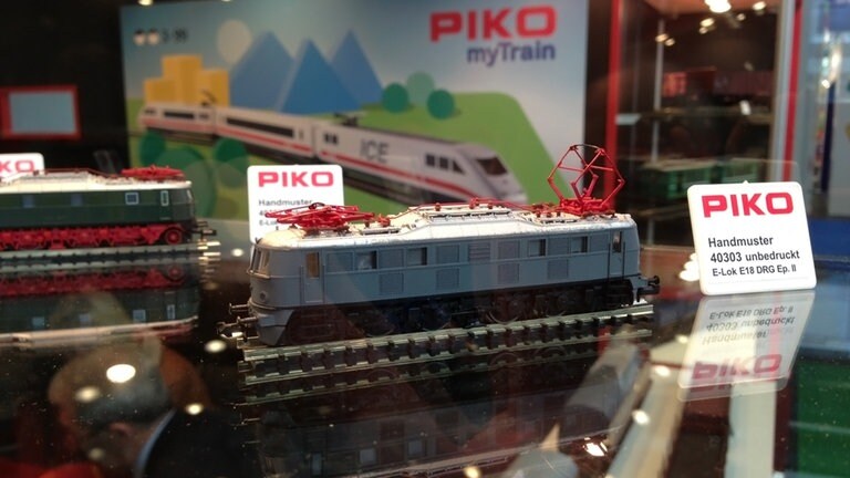 Piko: Handmuster E 18, Spur N