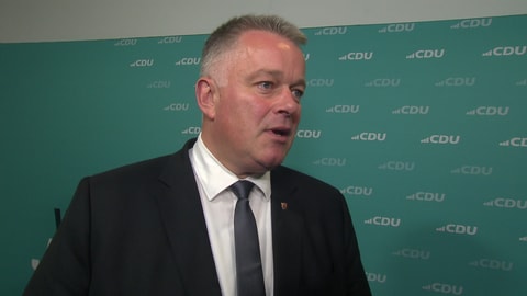 RLP-Ministerpräsident Gordon Schnieder im Gespräch mit dem SWR