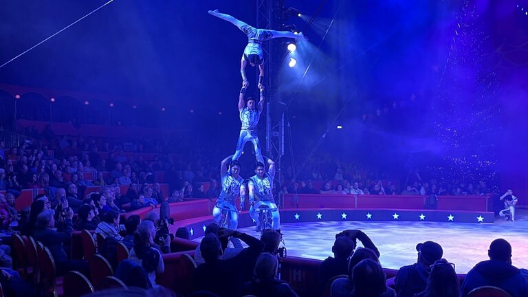 Die "China National Acrobatic Troupe" beim Weltweihnachtscircus 2024