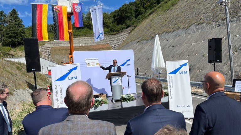 Nach acht Jahren Bauzeit: Tunnel und Ortsumgehung bei Imsweiler eröffnet.