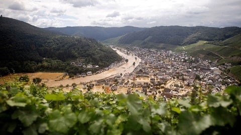 Der kleine Ort Dernau, komplett von Wasser verschlungen