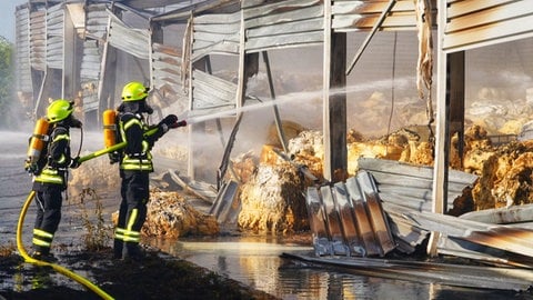 Feuer in Lagerhalle bei Bad-Sobernheim