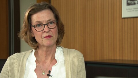 Beate Bube ist Präsdidentin des Verfassungsschutzes in Baden-Württemberg. Sie beobachtet, dass Queerfeindlichkeit zu einem zentralen Thema für Rechtsextremisten geworden ist.