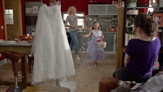 Kati, Carlotta und Eva proben für Katis Hochzeit