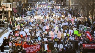Tausende Demonstranten in Minneapolis, Minnesota.