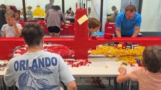 Zwei-Meter-Brücke auf der Mainzer Lego-Baustelle
