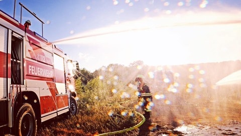 Spezielle Löschfahrzeuge und eine gute Zusammenarbeit helfen der Feuerwehr in der Region Trier, Waldbrände schnell zu löschen.
