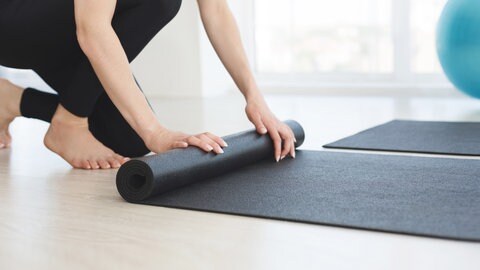 Unterschiede im Labor - wie schneiden Yogamatten von adidas & Co. im Praxistest ab?