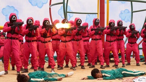 Ein Ausschnitt aus der Netflix-Serie Squid Game - Die Grundschule Birkenfeld warnt vor der Serie, weil auch Kinder Spiele daraus nachspielen