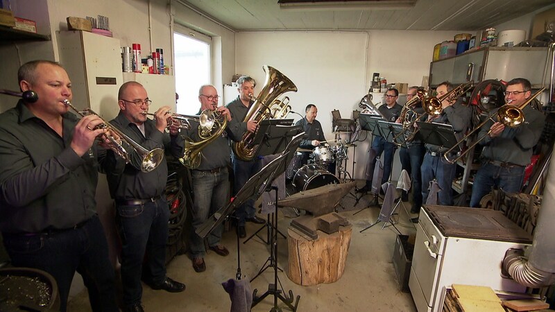 Hierzuland Bombogen Blasorchester