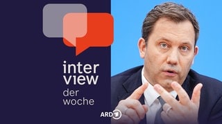 Lars Klingbeil (SPD), Bundesminister der Finanzen, spricht bei der Pressekonferenz zur Vorstellung des Planentwurfs für den Bundeshaushalt 2027 im Haus der Bundespressekonferenz.