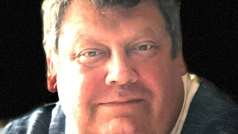Andreas Gering ist Schwimmlehrer und leitet seit 23 Jahren die Schwimmschule Pinguin in Ludwigsburg.