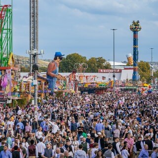 Menschenmassen auf dem 179.Cannstatter Volksfest