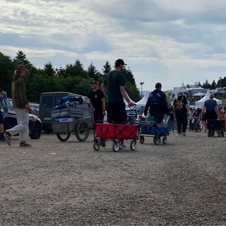 Jetzt aber los: Um 12:00 Uhr schließen offiziell die Camping- und Parkflächen bei Rock am Ring.