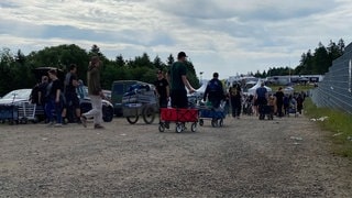 Jetzt aber los: Um 12:00 Uhr schließen offiziell die Camping- und Parkflächen bei Rock am Ring.