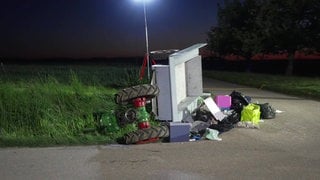 Bei einem Unfall im Kreis Ludwigsburg mit einem Maiwagen werden zwölf Personen verletzt. 