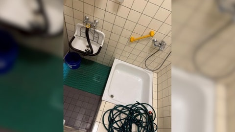 Eine Dusche in der Tom-Mutters-Schule in Frankenthal 